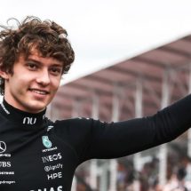 Kimi Antonelli vezetésével megy pihenőre az F1 mezőnye